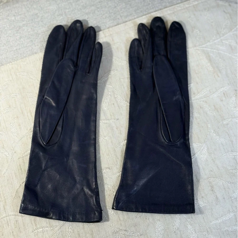 Nordstrom vintage women’s soft Antron nylon‎ gloves Navy. 11” long. Size 7